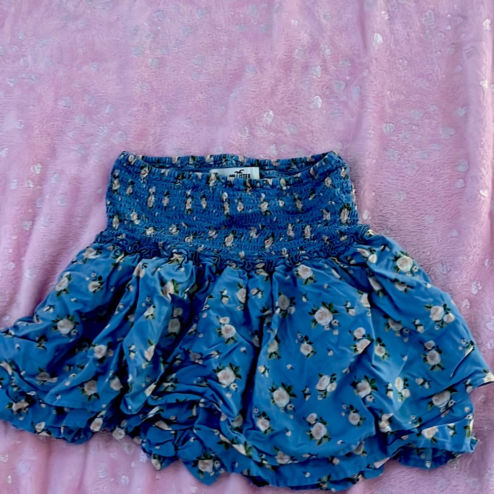 hollister mini skirt
